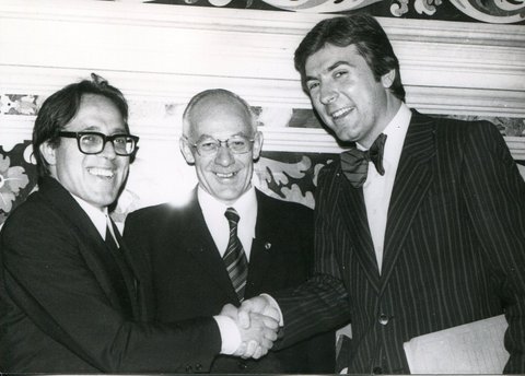 1975